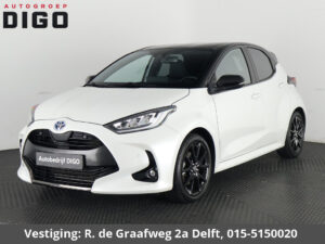 Toyota Yaris 1.5 Hybrid Executive Bi-Tone 5d